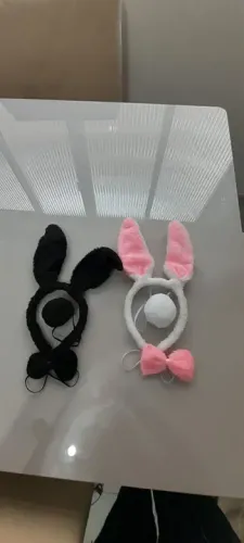 Orelhinhas + gravatinhas de coelhinha + pompom