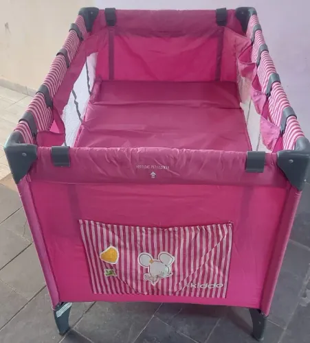 Berço cercadinho kidoo rosa ótimo estado