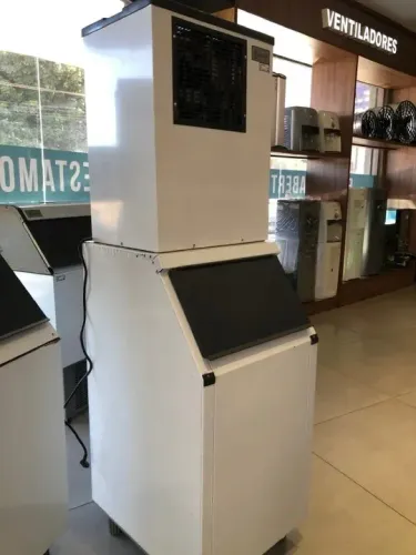 Maquina de Gelo 75/70 Kg