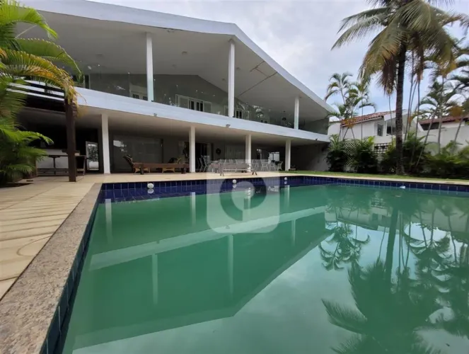0 - Casa de Condomínio 5 quartos, sendo 5 suítes