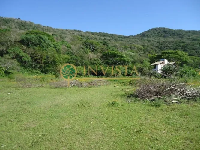 À venda | Terreno de 10.659,80 m² - Lagoa da Conceição, em Florianópolis.