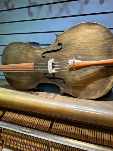 Manutenção em Instrumentos de cordas
