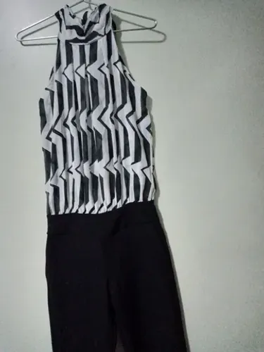 Macacão preto com estampa- CH3