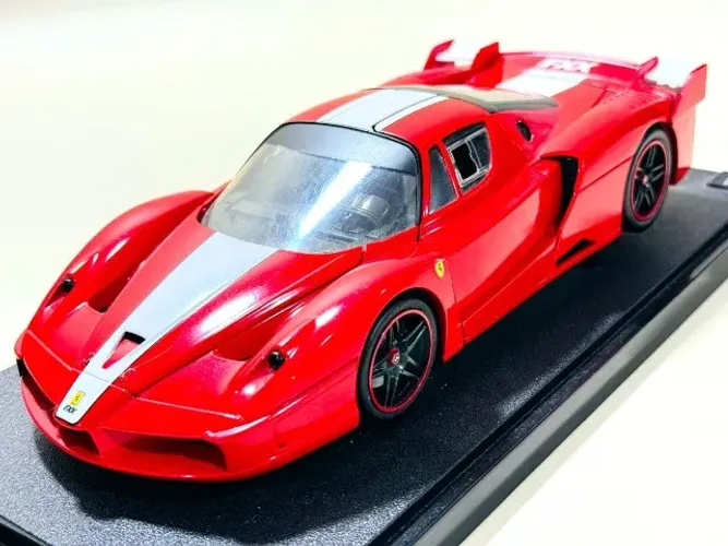 Miniatura Ferrari Enzo Fxx Hot Wheels 1/18