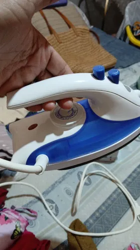 Mini ferro de  passar  de viagem 