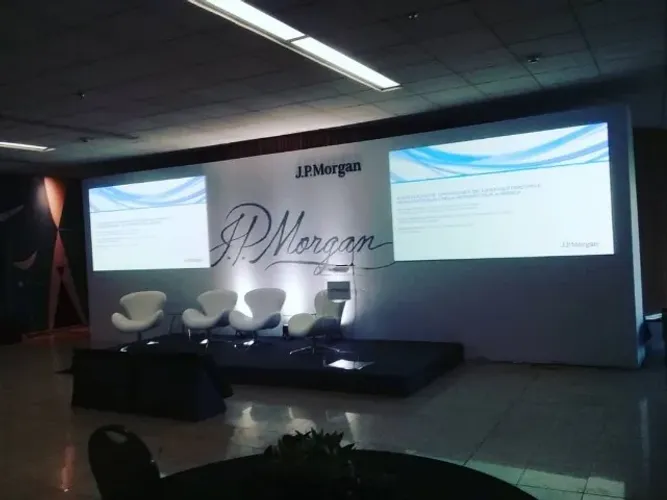 Locação Audiovisual para Eventos Corporativos : Painel de LED, Projeção e Som em Goiânia