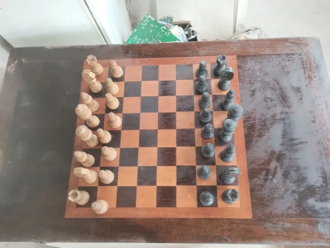 Jogo de Xadrez Clássico de Tabuleiro