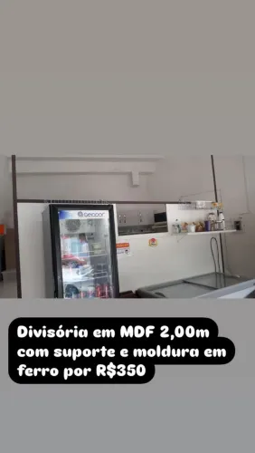 Divisória em MDF 2,00m com suporte e moldura de ferro