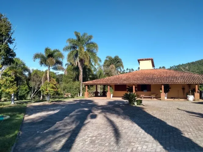 Sítio com 6 dormitórios à venda, 214000 m² por R$ 2.250.000 - Jacutinga - Guareí/SP