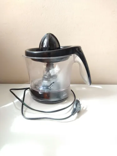Espremedor de frutas Philips Walita 1Litro RI2745 - 127v
