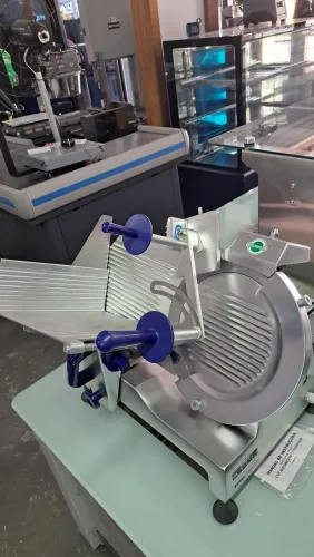 Ac cortador de frios semi automático Gural