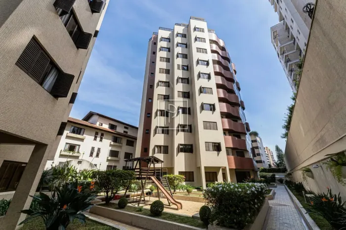 APARTAMENTO 3 QUARTOS E 2 VAGAS PARALELAS NO BATEL