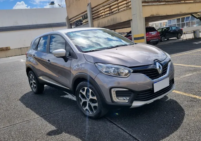 Captur Bose 1.6 Flex 2020  Bem Conservada 