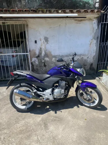 CB300R 2011 Cor: Azul/Roxo COMPLETA E MOTOR NA GARANTIA