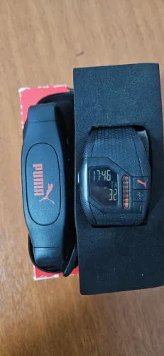 Relógio Puma com medidor cardíaco