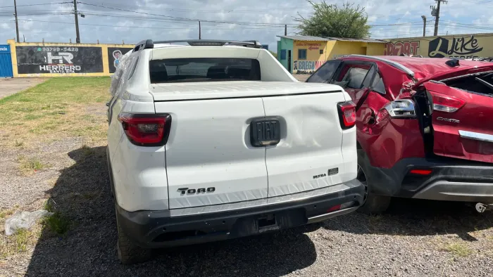 Capota de Fibra Marítima Fiat Toro Ultra 2020 2021 2022 2023 2024 2025