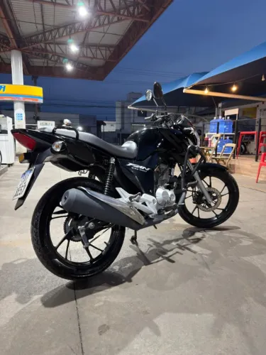 Honda Fan 160 2024, quitada, única dona apenas 12.000 km