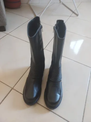 Bota couro 39 nova nunca  usada