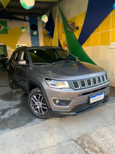 ALUGO Jeep Compass Sport Automático 