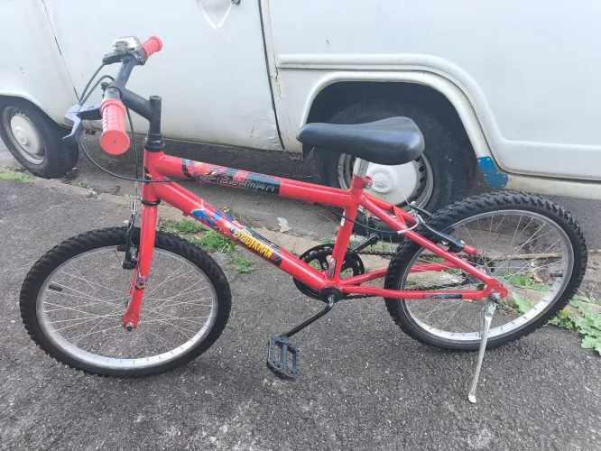 Bicicleta aro 20 semi nova 