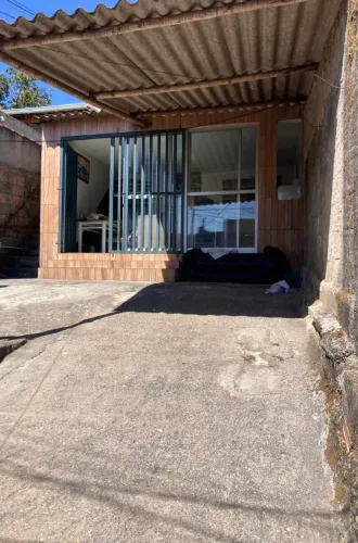 Vendo 3 casas no mesmo lote no bairro Milionários Barreiro Belo Horizonte