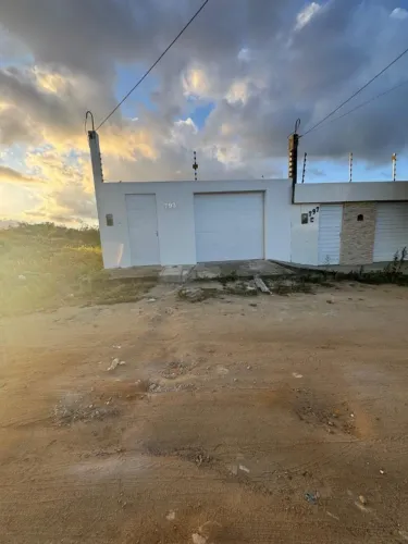 Linda e Charmosa Casa com 2 Quartos e 2 Banheiros - Financia