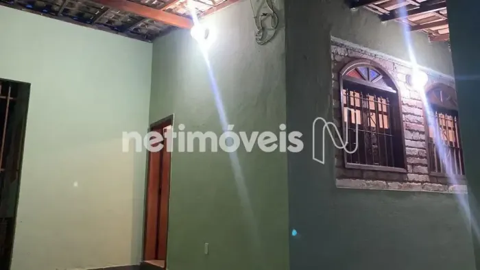 Casa Geminada com entrada independente no Castelo