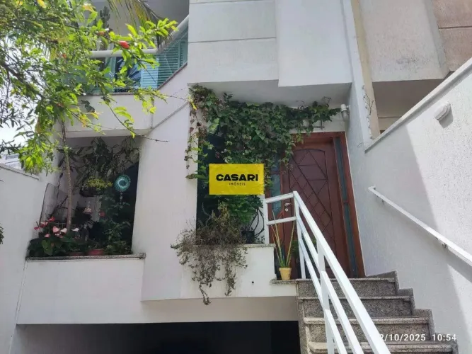 Casa Assobradada à venda em Vila Gilda, Santo André 288m² de área construída -4 quartos