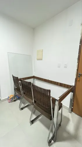 Vendo mesa (valor negociável)