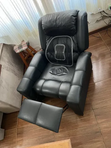 VENDO POLTRONA RECLINÁVEL em excelente estado de conservação + BRINDE: apoio para a lombar