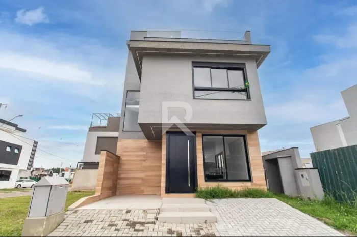 Casa de Condomínio com Vista Livre, 3 suítes 2 Vagas à locação, 160 m²  Santa Cândida  Cur