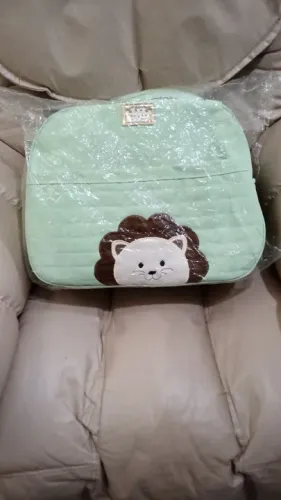 Bolsa maternidade térmica com tema de animais.