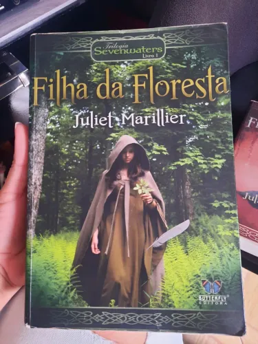 Livro 1 Filha da Floresta, trilogia Sevenwater 