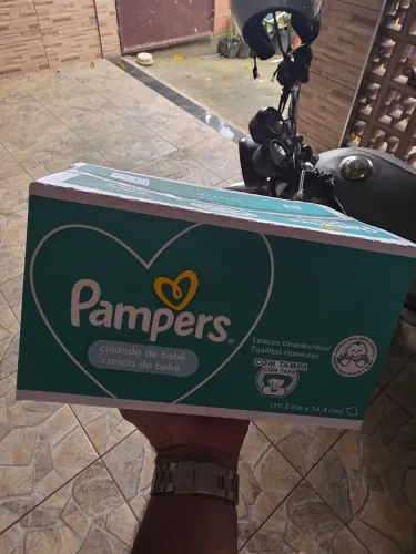 Caixa com 12 pacotes lenços umedecidos Pampers