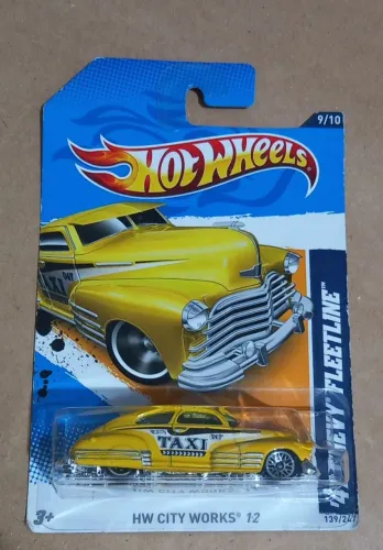 Hot Wheels HW City Works Taxi 1/64