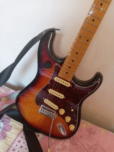 Guitarra Tagima TW 530- semi-nova com selos originais