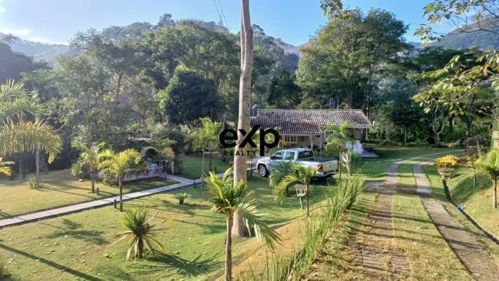 Sítio à venda em Rio Bonito, 9.000 m² por R$ 950.000,00 - Petrópolis, RJ