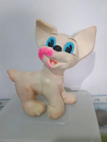 Cachorro vintage em vinil 