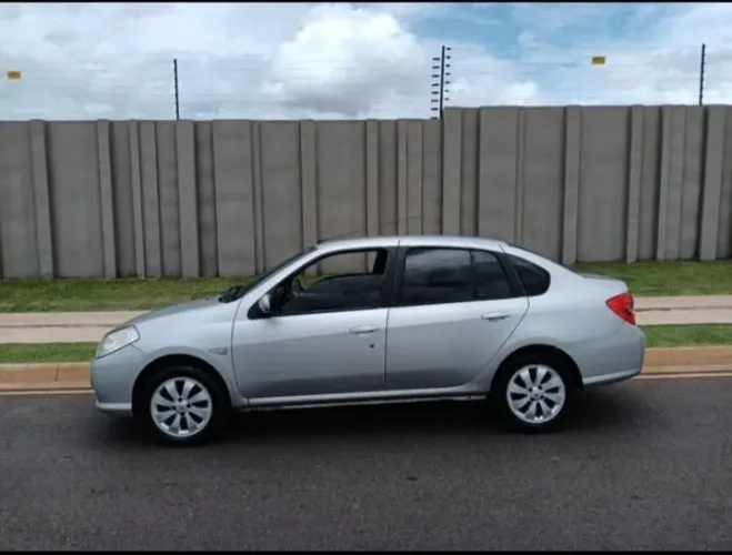 Renault Symbol Privilège Hi-flex 1.6 16V 4P 2011