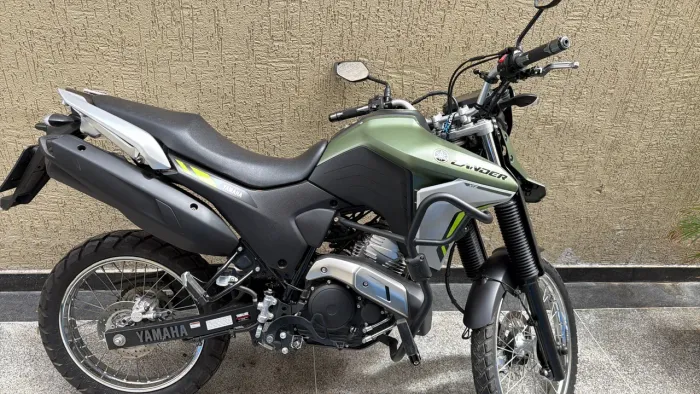 Vendo Lander impecável