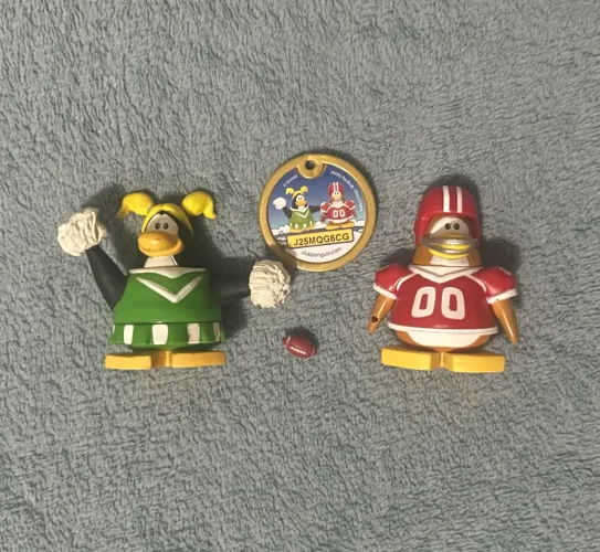 club penguin mix n match jogador de futebol americano e cheerleader jakks