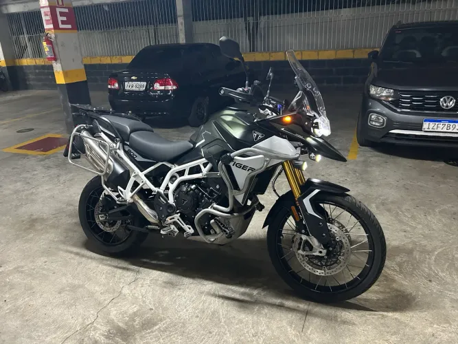 Tiger 900 Rally Pro Impecável e baixa quilometragem.
