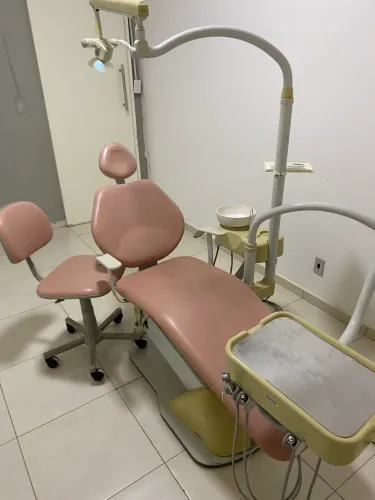 Cadeira odontológica usada