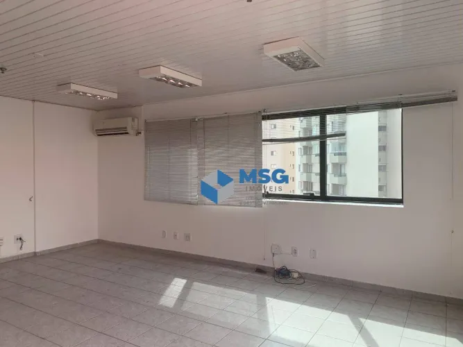 Sala Ampla Próximo ao Metrô Saúde, Rua Tranquila, Valor Imbatível