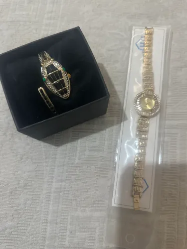 Vendo relógio feminino lindos pra da de presentes