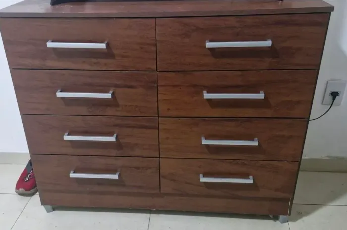 Cômoda (180,00 reais)