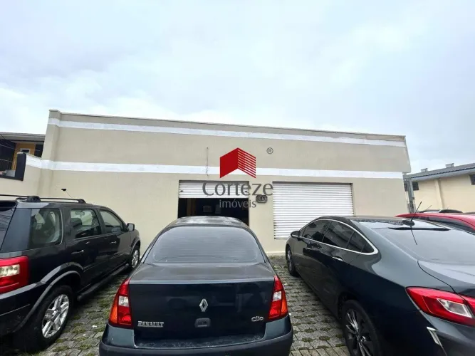 Loja com 320m² , para aluguel, no bairro Águas Belas em São José dos Pinhais