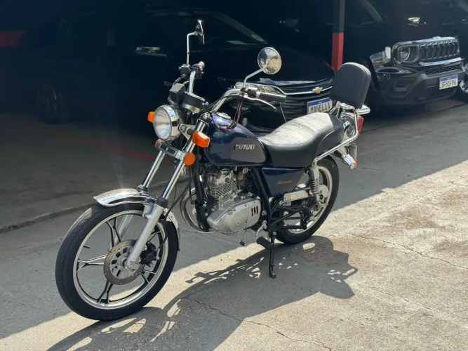 Suzuki Intruder