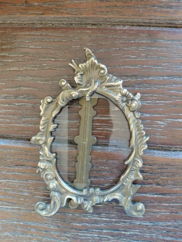 Porta retrato antigo em bronze trabalhado