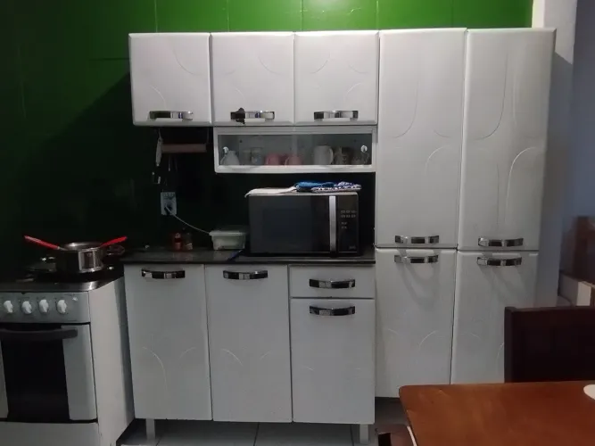 Armário de cozinha em aço cor branca